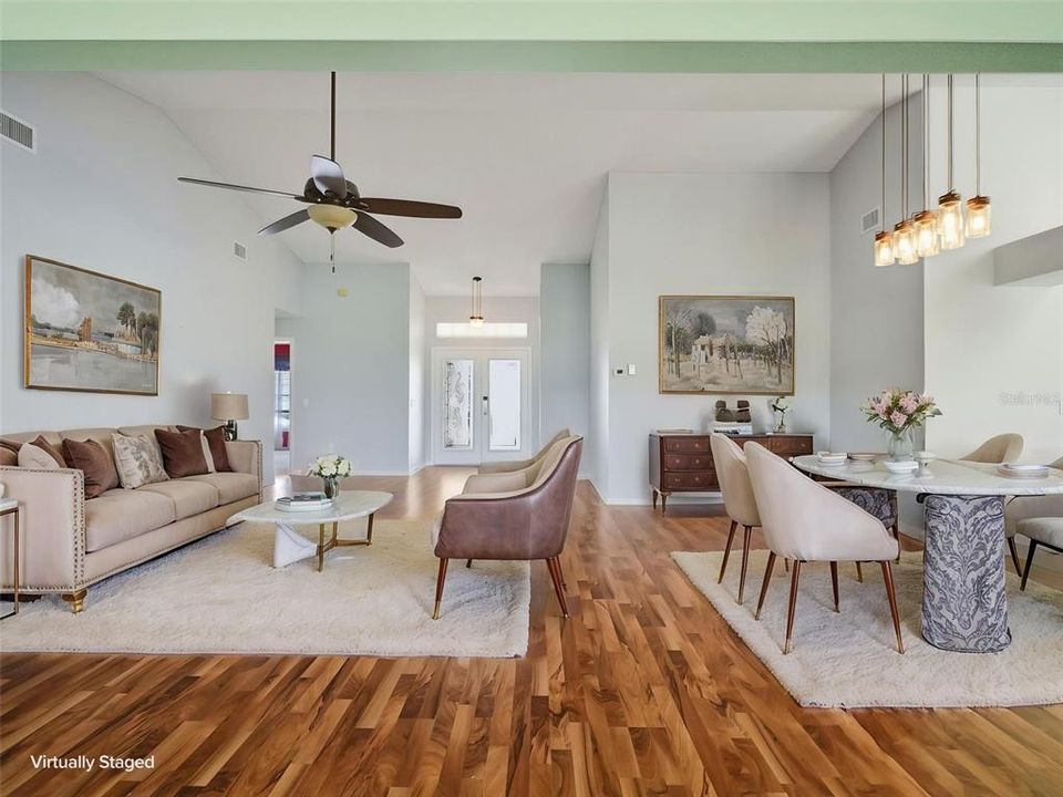 En Venta: $349,900 (2 camas, 2 baños, 1903 Pies cuadrados)