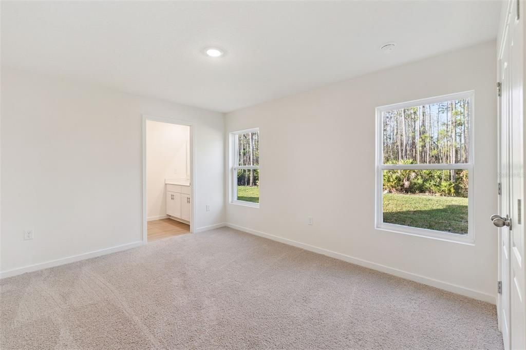 На продажу: $375,990 (5 спален, 2 ванн, 1708 Квадратных фут)