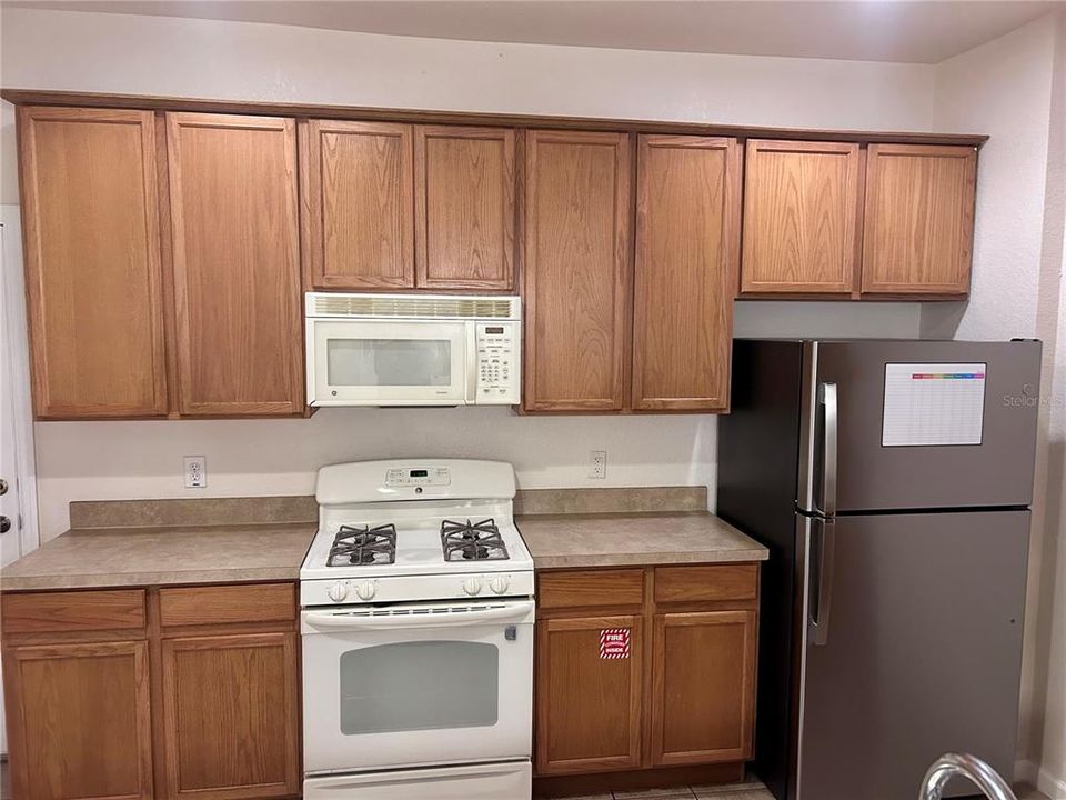 For Rent: $2,350 (6 beds, 4 baths, 2323 Square Feet)