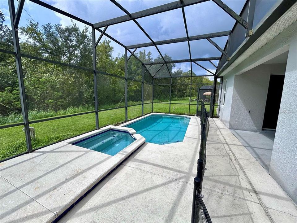 For Rent: $2,350 (6 beds, 4 baths, 2323 Square Feet)
