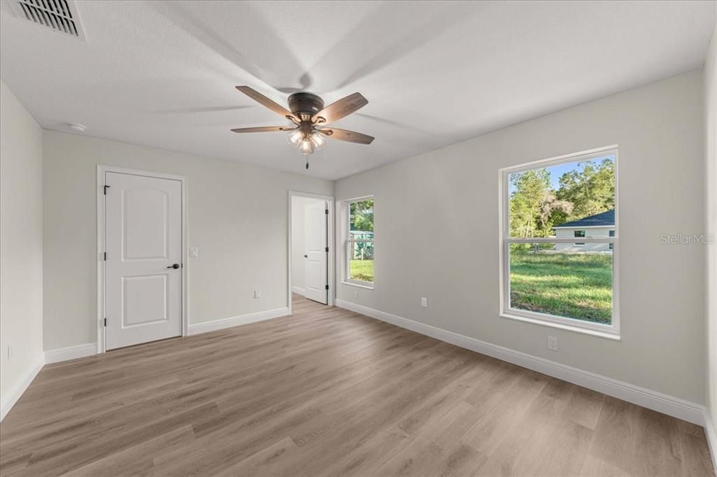 For Sale: $255,000 (3 beds, 2 baths, 1374 Square Feet)