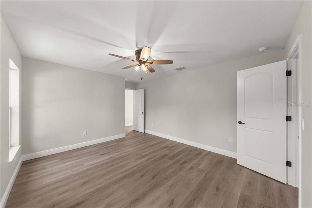 For Sale: $255,000 (3 beds, 2 baths, 1374 Square Feet)