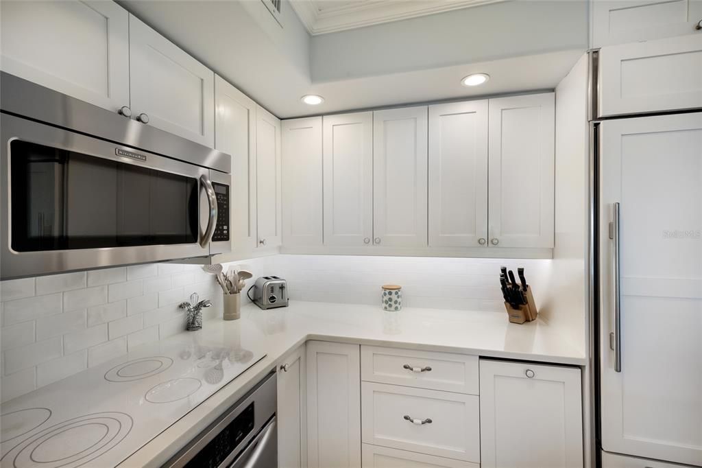 For Sale: $1,240,000 (2 beds, 2 baths, 1229 Square Feet)
