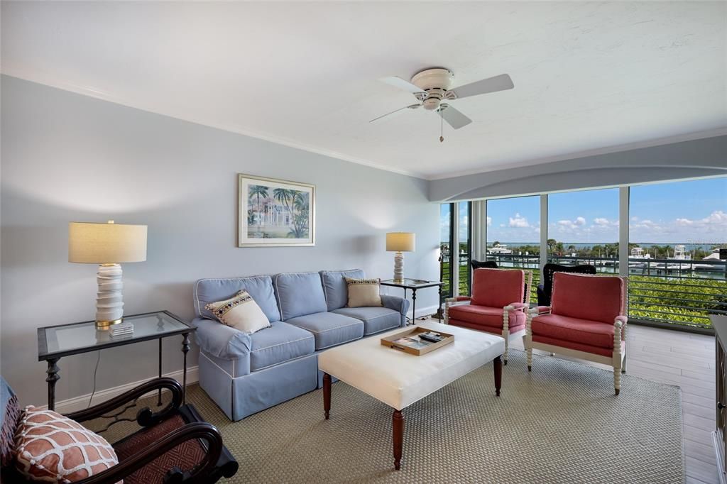 For Sale: $1,240,000 (2 beds, 2 baths, 1229 Square Feet)