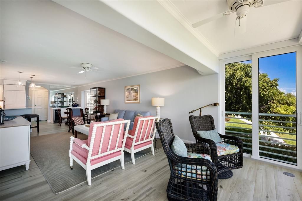 For Sale: $1,240,000 (2 beds, 2 baths, 1229 Square Feet)
