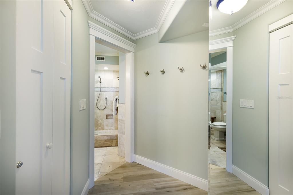 For Sale: $1,240,000 (2 beds, 2 baths, 1229 Square Feet)