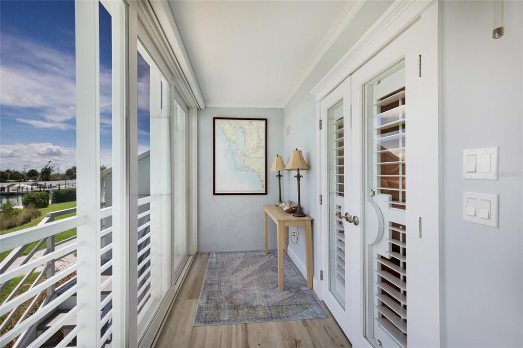 For Sale: $1,240,000 (2 beds, 2 baths, 1229 Square Feet)