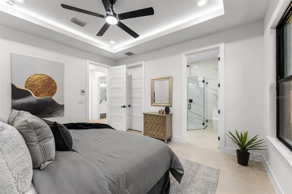 En Venta: $2,500,000 (5 camas, 4 baños, 3700 Pies cuadrados)