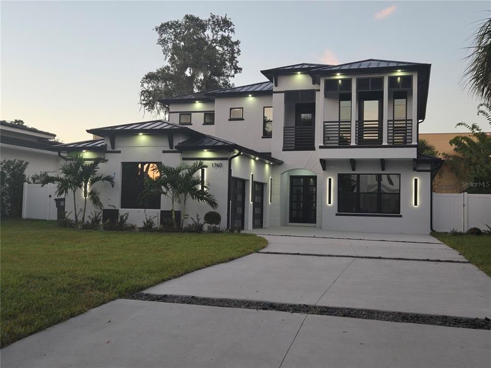 : $2,500,000 (5 camas, 4 baños, 3700 Pies cuadrados)