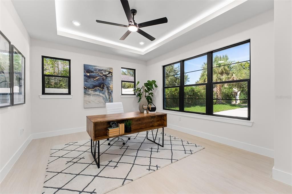 En Venta: $2,500,000 (5 camas, 4 baños, 3700 Pies cuadrados)