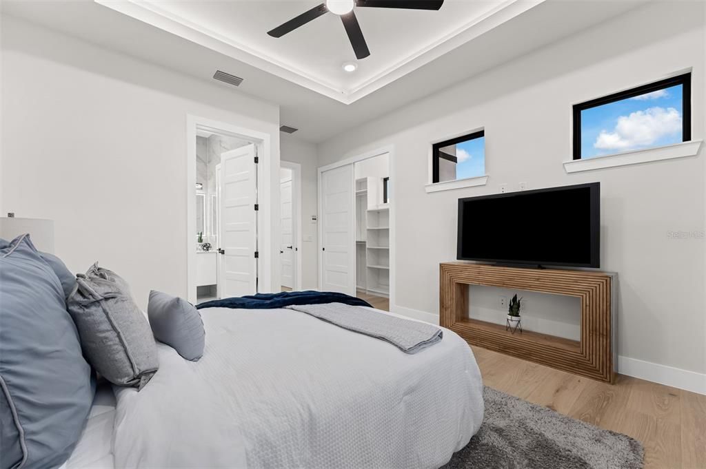 En Venta: $2,500,000 (5 camas, 4 baños, 3700 Pies cuadrados)