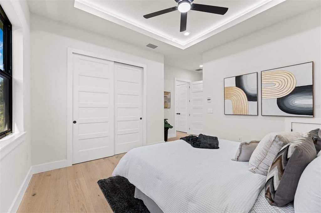 En Venta: $2,500,000 (5 camas, 4 baños, 3700 Pies cuadrados)