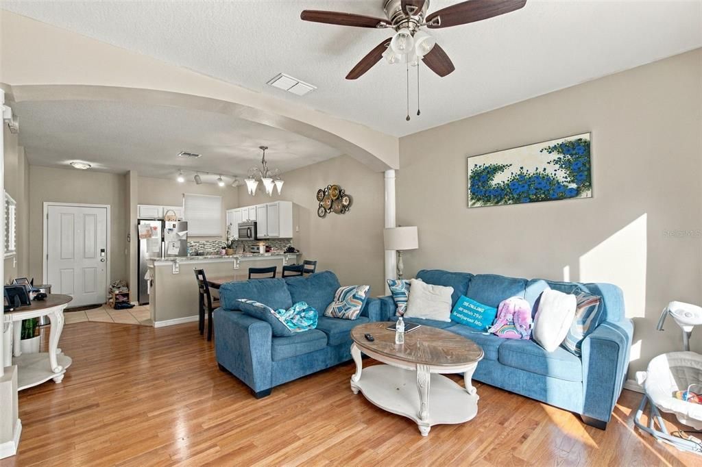 For Sale: $250,000 (3 beds, 2 baths, 1262 Square Feet)