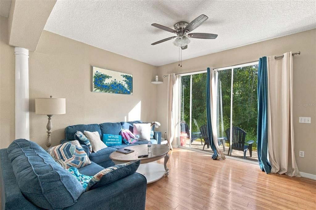 For Sale: $250,000 (3 beds, 2 baths, 1262 Square Feet)