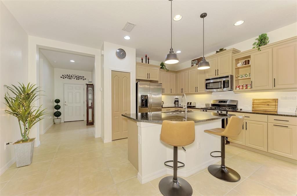 На продажу: $359,900 (2 спален, 2 ванн, 1525 Квадратных фут)