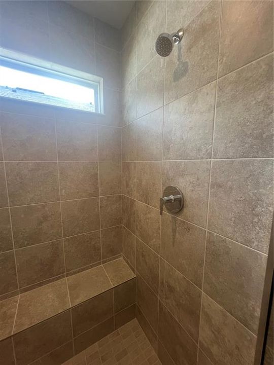 En Renta: $2,100 (3 camas, 2 baños, 1815 Pies cuadrados)
