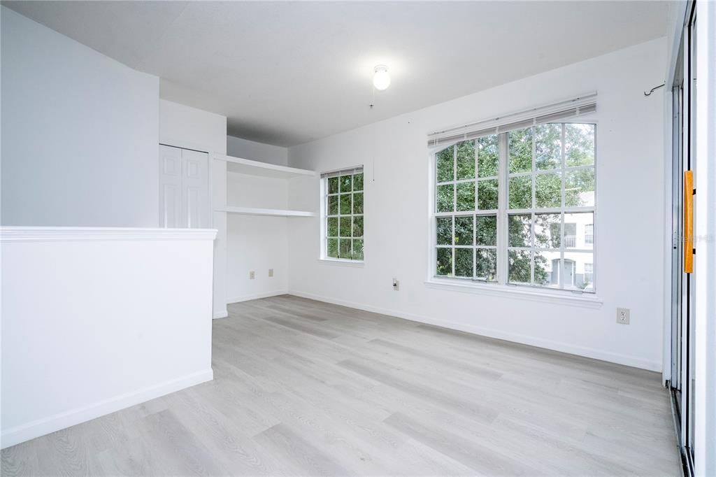 На продажу: $134,900 (1 спален, 1 ванн, 779 Квадратных фут)