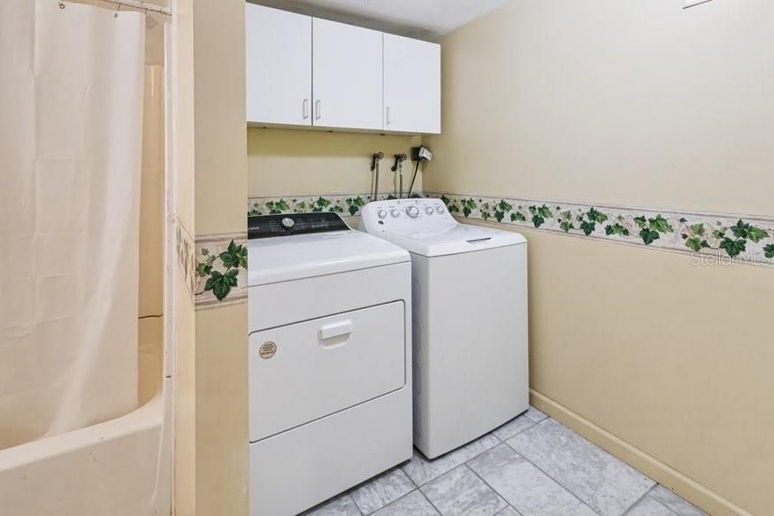 На продажу: $995,000 (2 спален, 1 ванн, 1488 Квадратных фут)