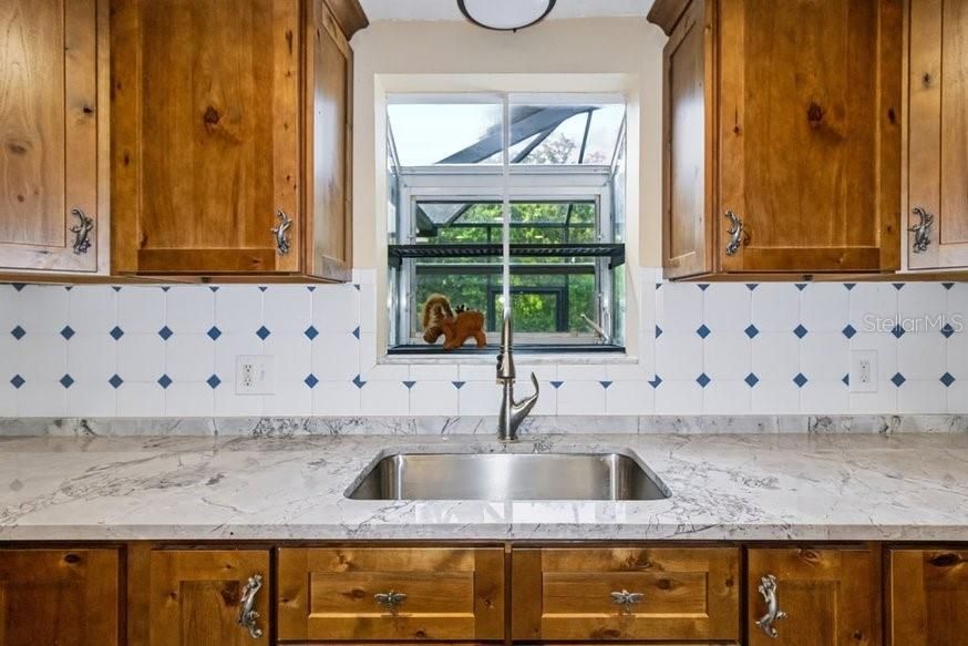 На продажу: $995,000 (2 спален, 1 ванн, 1488 Квадратных фут)