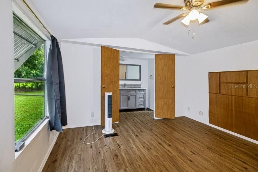 На продажу: $995,000 (2 спален, 1 ванн, 1488 Квадратных фут)