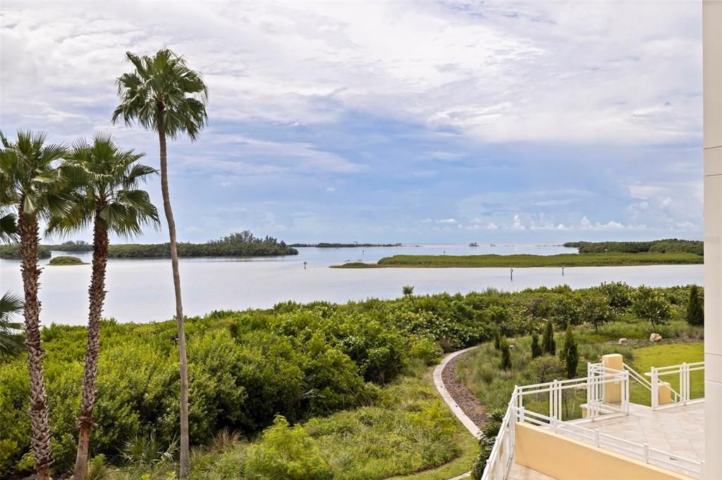 For Sale: $3,275,000 (3 beds, 2 baths, 2721 Square Feet)