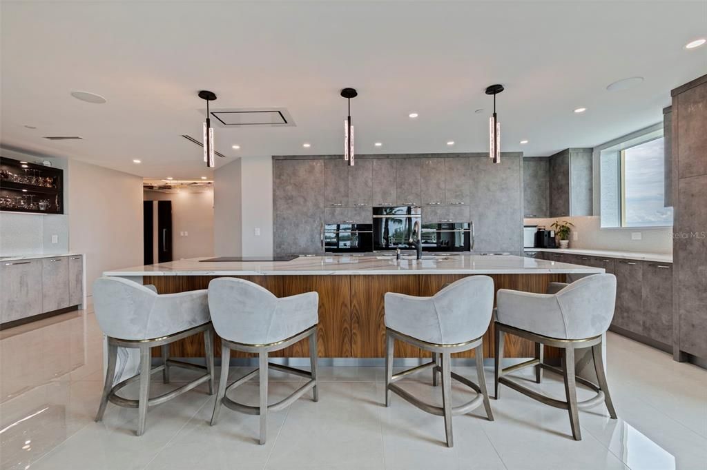 For Sale: $3,275,000 (3 beds, 2 baths, 2721 Square Feet)