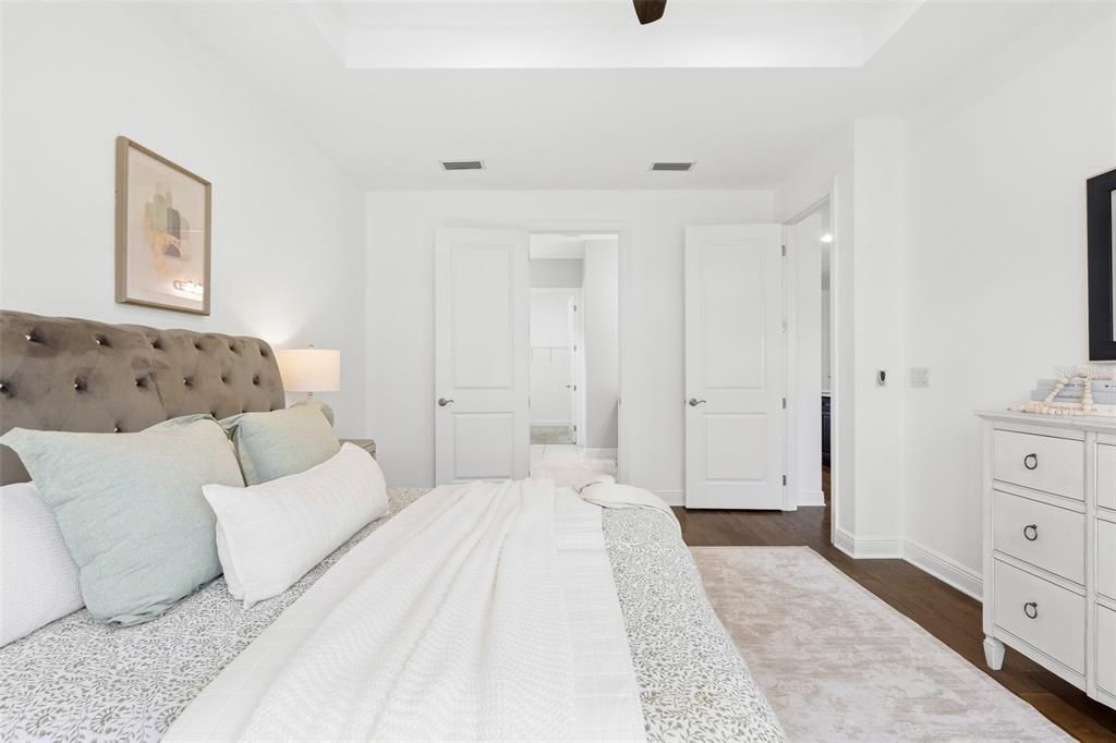En Venta: $640,000 (3 camas, 3 baños, 2488 Pies cuadrados)