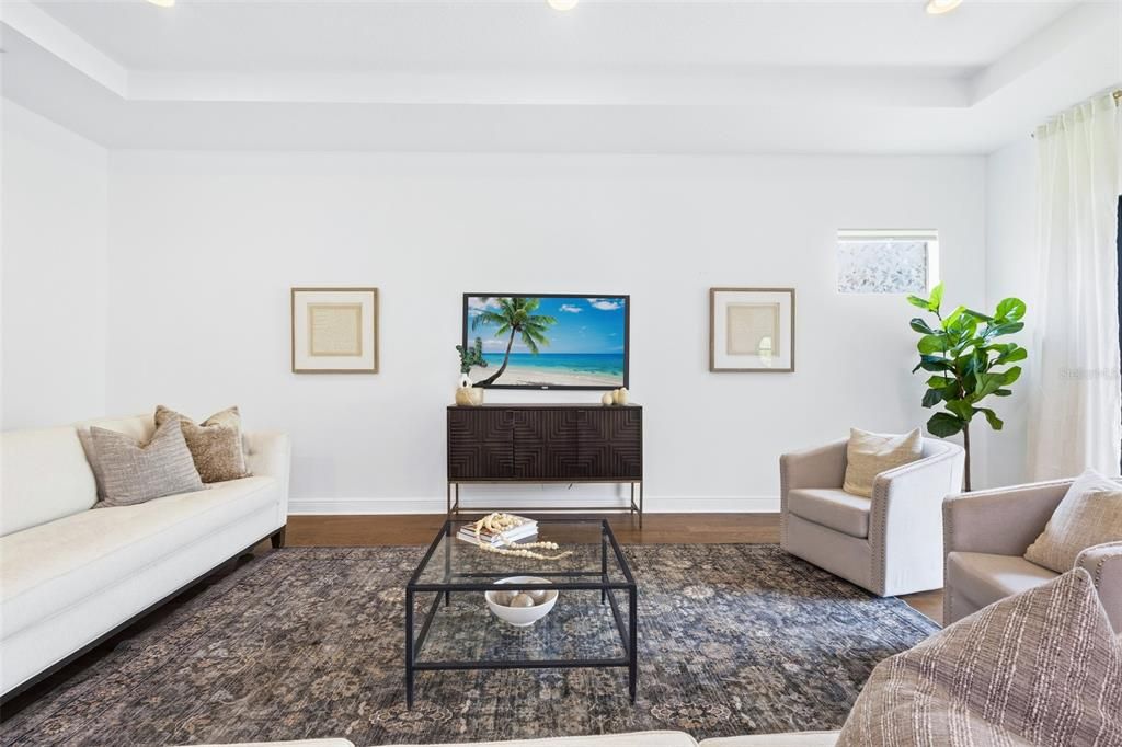 En Venta: $640,000 (3 camas, 3 baños, 2488 Pies cuadrados)