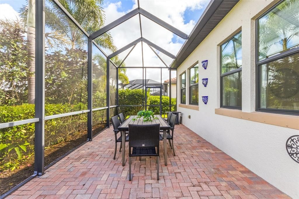 En Venta: $640,000 (3 camas, 3 baños, 2488 Pies cuadrados)