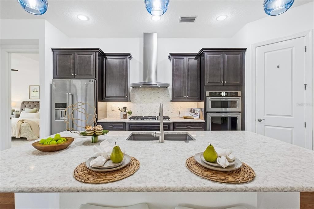 En Venta: $640,000 (3 camas, 3 baños, 2488 Pies cuadrados)