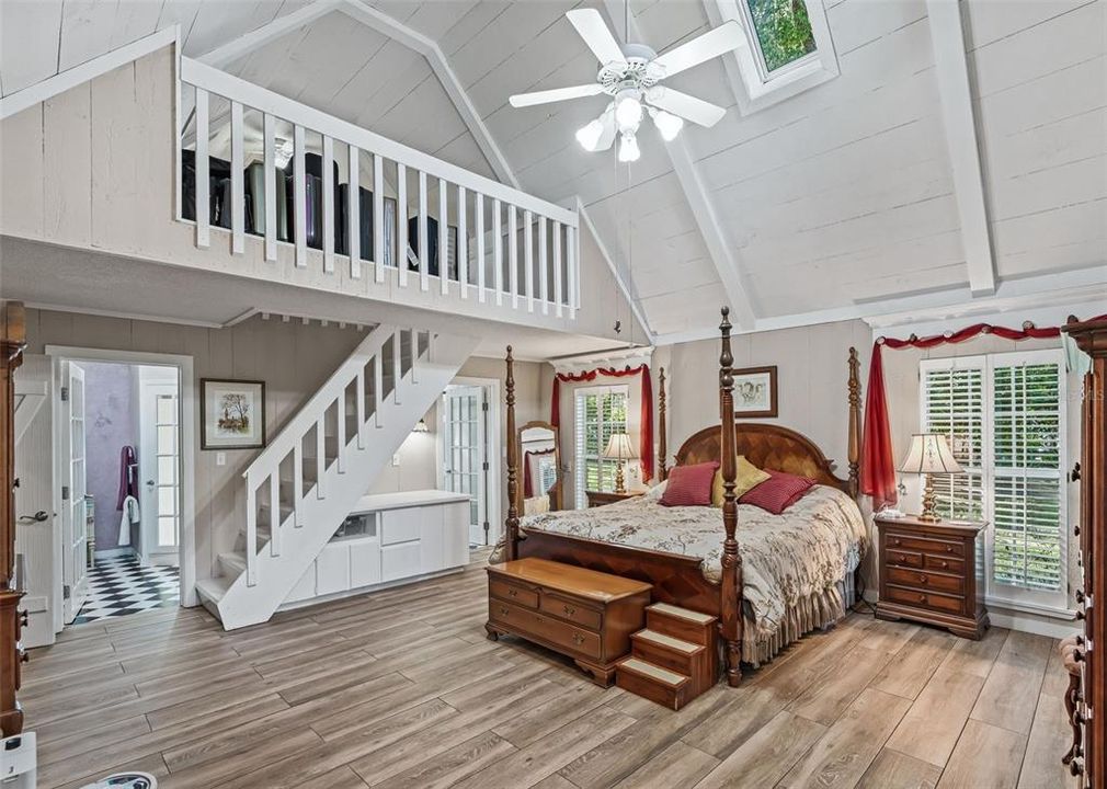 For Sale: $1,150,000 (4 beds, 3 baths, 3542 Square Feet)