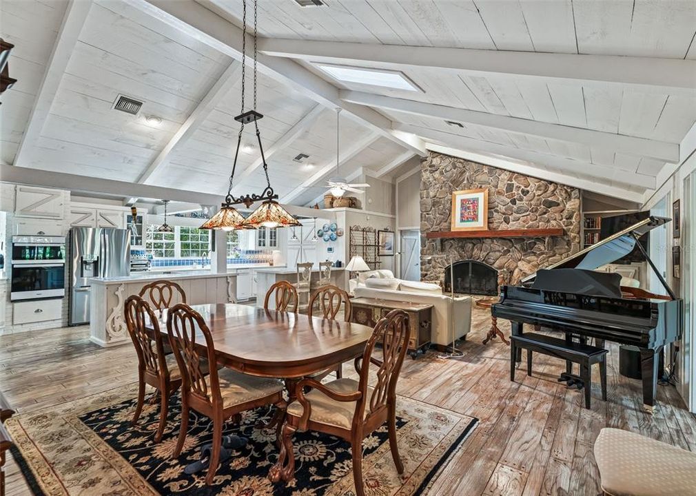 For Sale: $1,150,000 (4 beds, 3 baths, 3542 Square Feet)