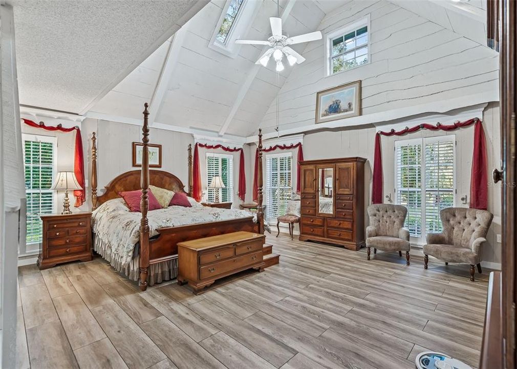 For Sale: $1,150,000 (4 beds, 3 baths, 3542 Square Feet)