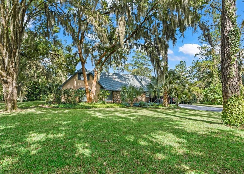 For Sale: $1,150,000 (4 beds, 3 baths, 3542 Square Feet)