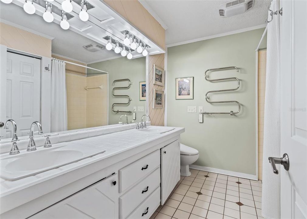 For Sale: $1,150,000 (4 beds, 3 baths, 3542 Square Feet)