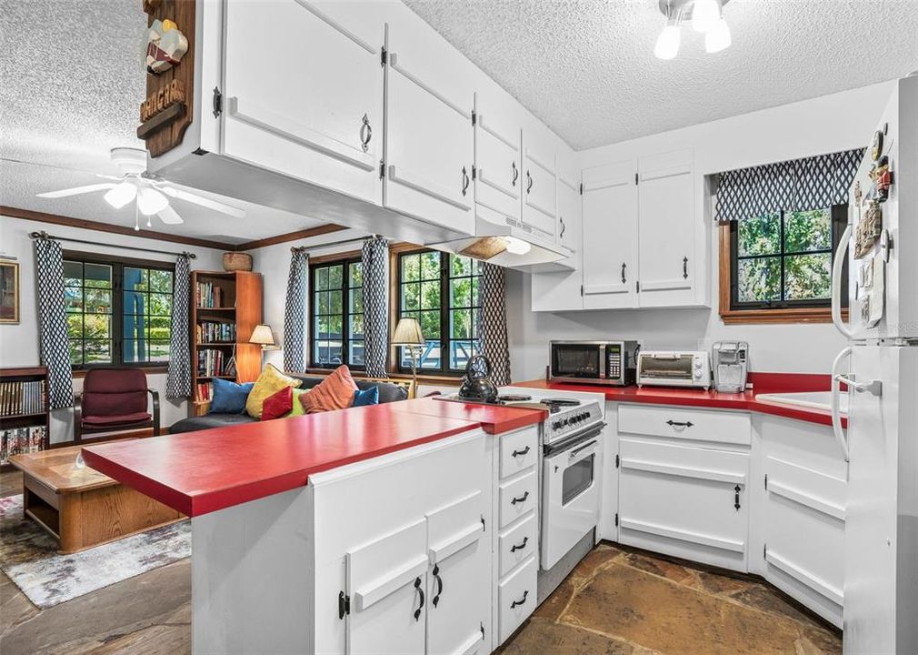 For Sale: $1,150,000 (4 beds, 3 baths, 3542 Square Feet)