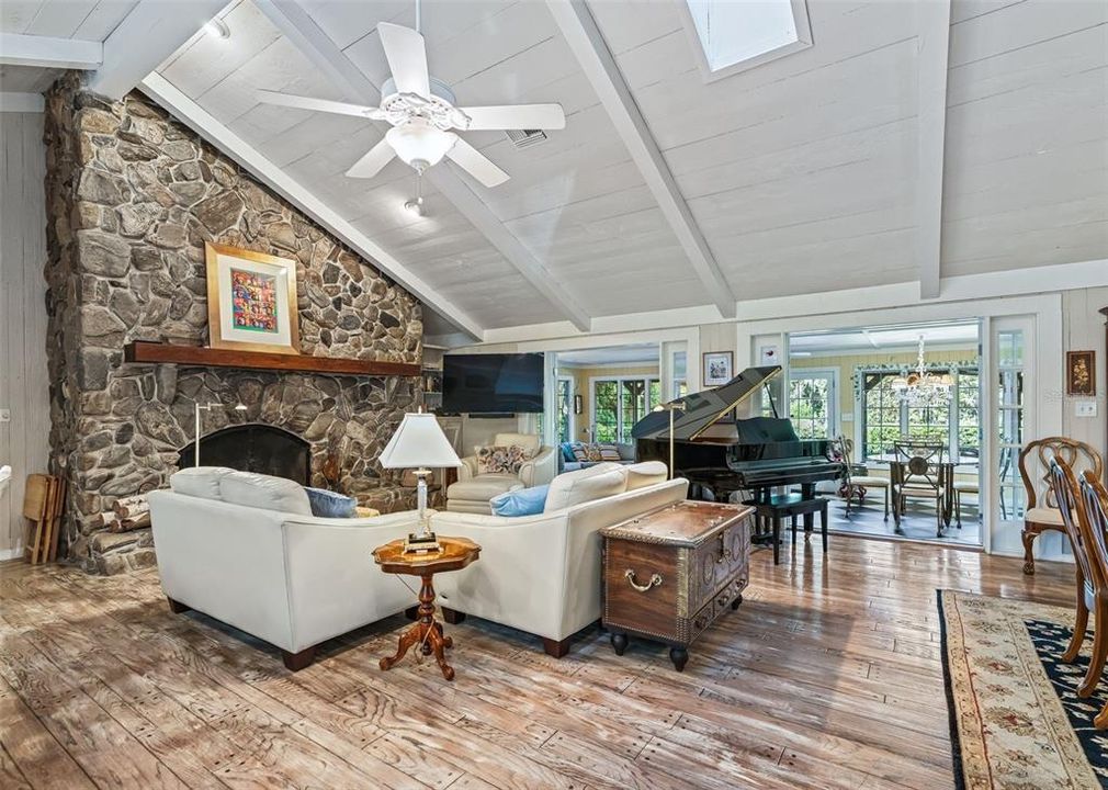For Sale: $1,150,000 (4 beds, 3 baths, 3542 Square Feet)