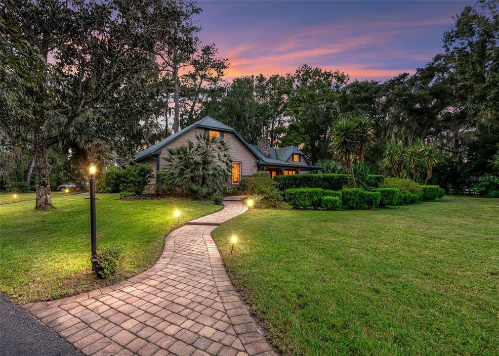 For Sale: $1,150,000 (4 beds, 3 baths, 3542 Square Feet)