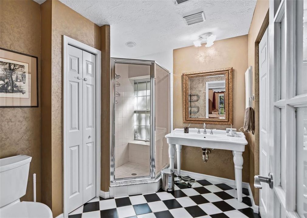 For Sale: $1,150,000 (4 beds, 3 baths, 3542 Square Feet)