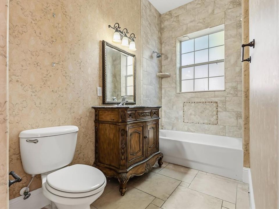 For Sale: $875,000 (6 beds, 6 baths, 5313 Square Feet)