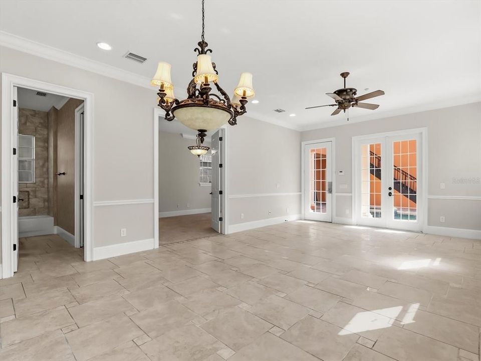For Sale: $875,000 (6 beds, 6 baths, 5313 Square Feet)