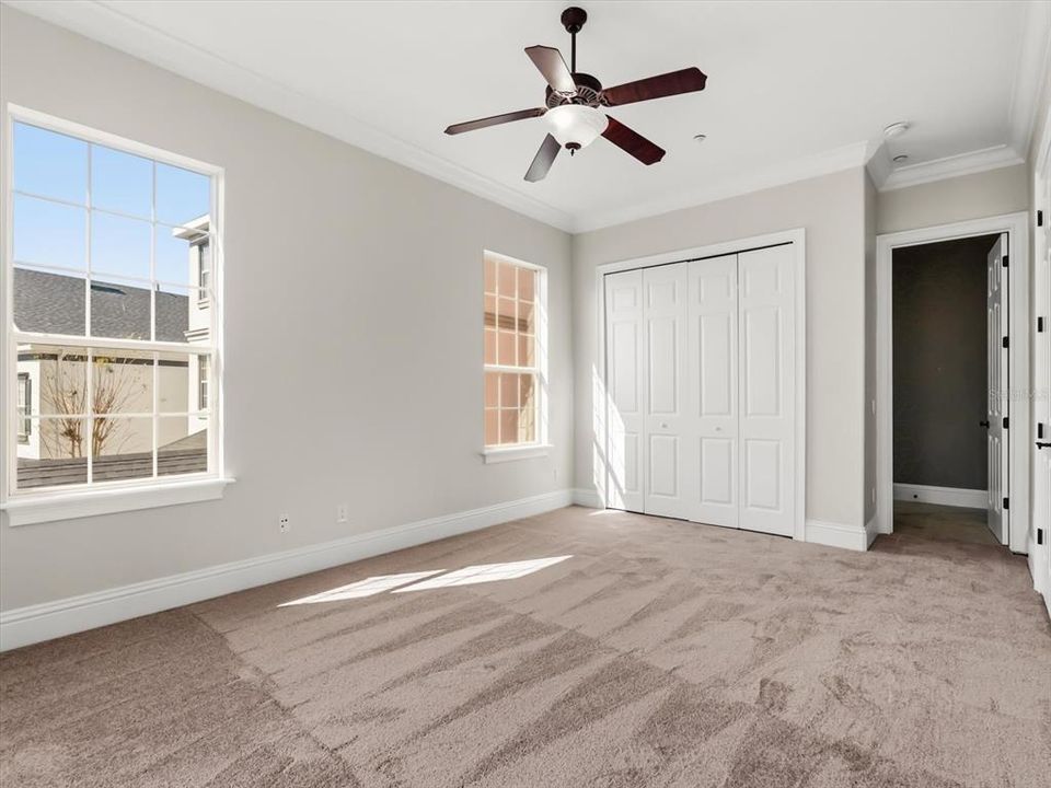 For Sale: $875,000 (6 beds, 6 baths, 5313 Square Feet)