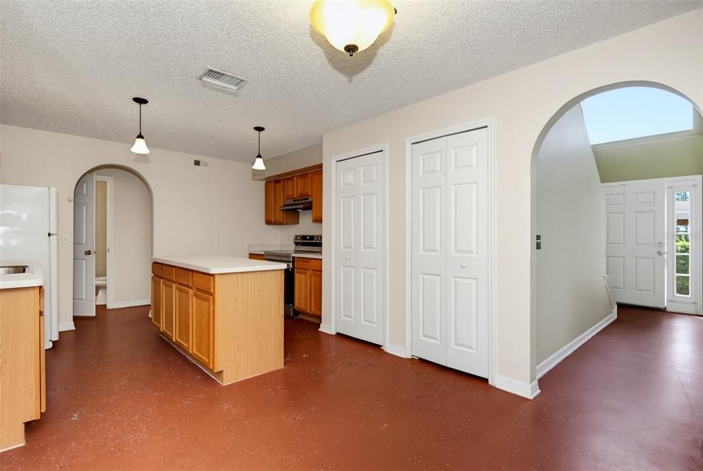 На продажу: $280,000 (3 спален, 2 ванн, 2034 Квадратных фут)