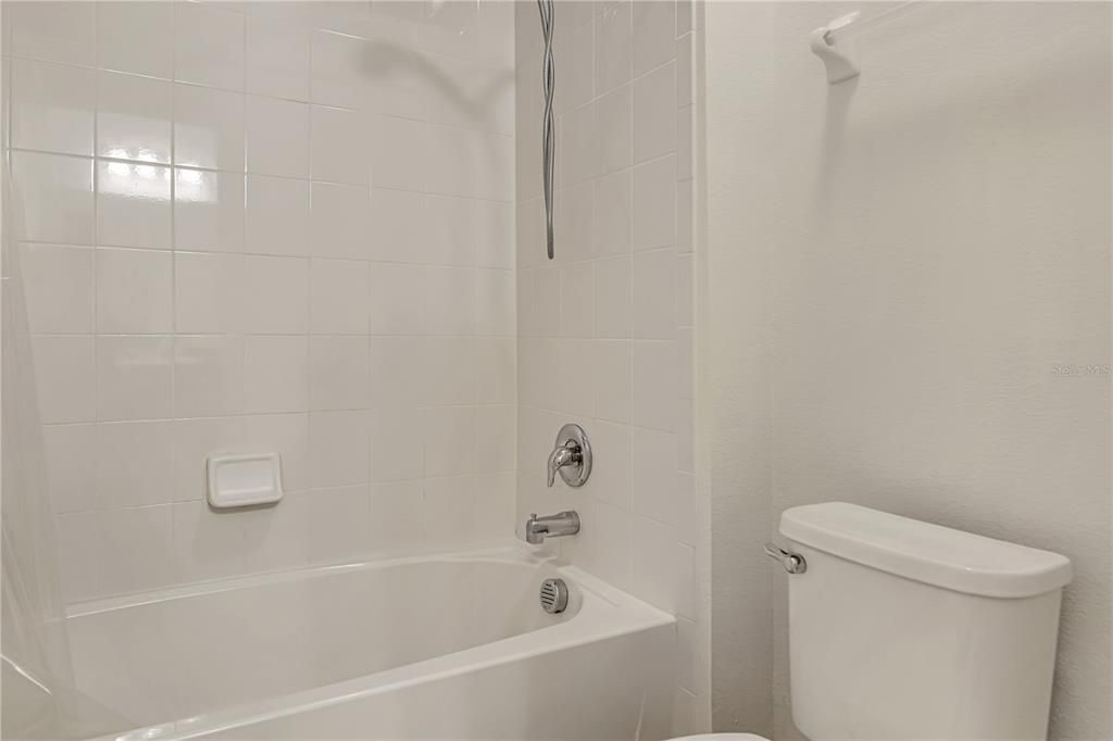 For Rent: $1,995 (4 beds, 3 baths, 1950 Square Feet)