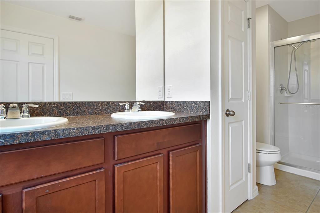 For Rent: $1,995 (4 beds, 3 baths, 1950 Square Feet)