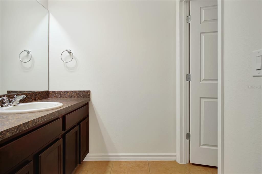 For Rent: $1,995 (4 beds, 3 baths, 1950 Square Feet)