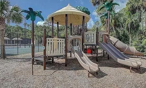 В аренду: $2,400 (2 спален, 2 ванн, 1628 Квадратных фут)