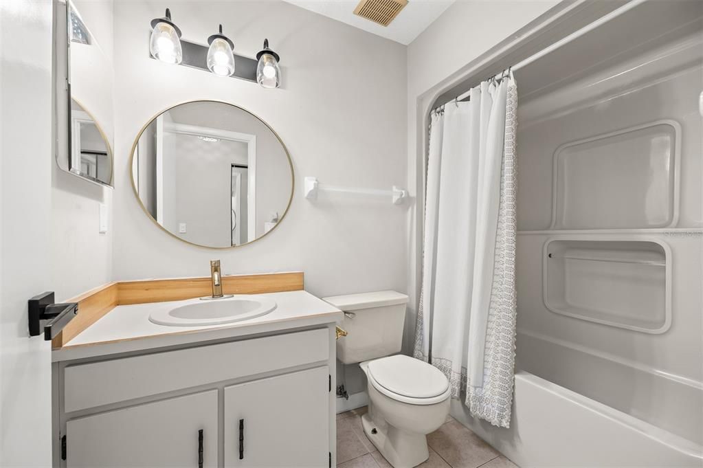 For Sale: $325,000 (3 beds, 2 baths, 1394 Square Feet)