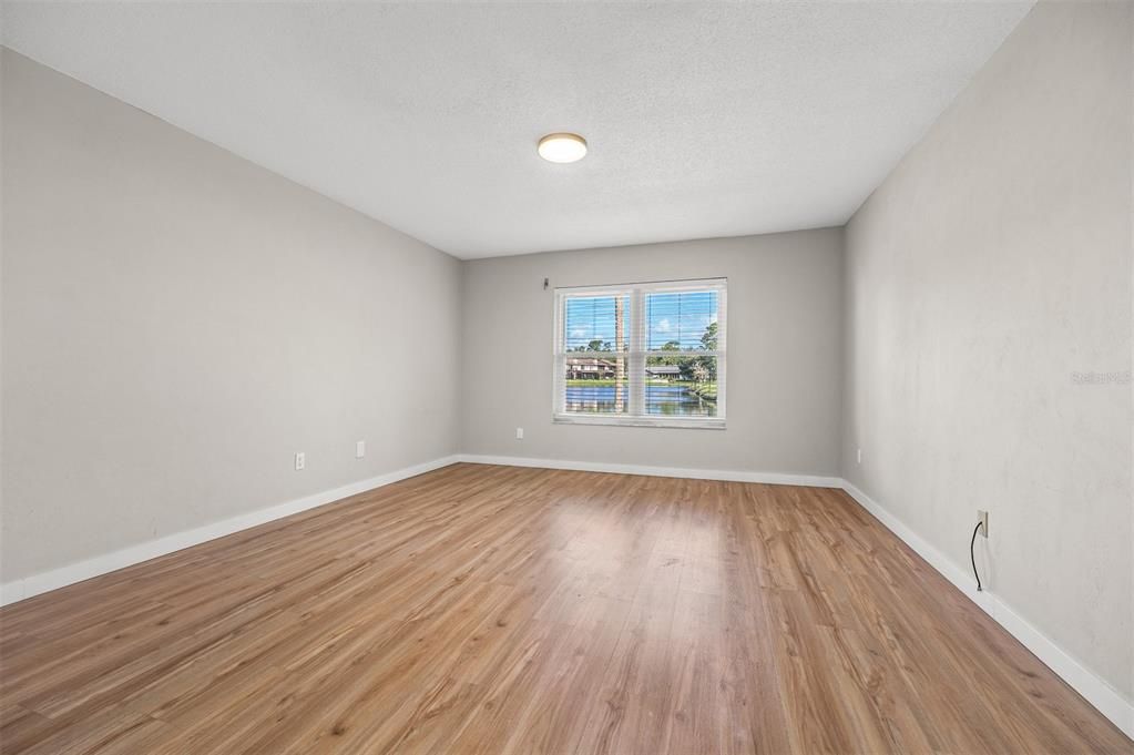 For Sale: $325,000 (3 beds, 2 baths, 1394 Square Feet)