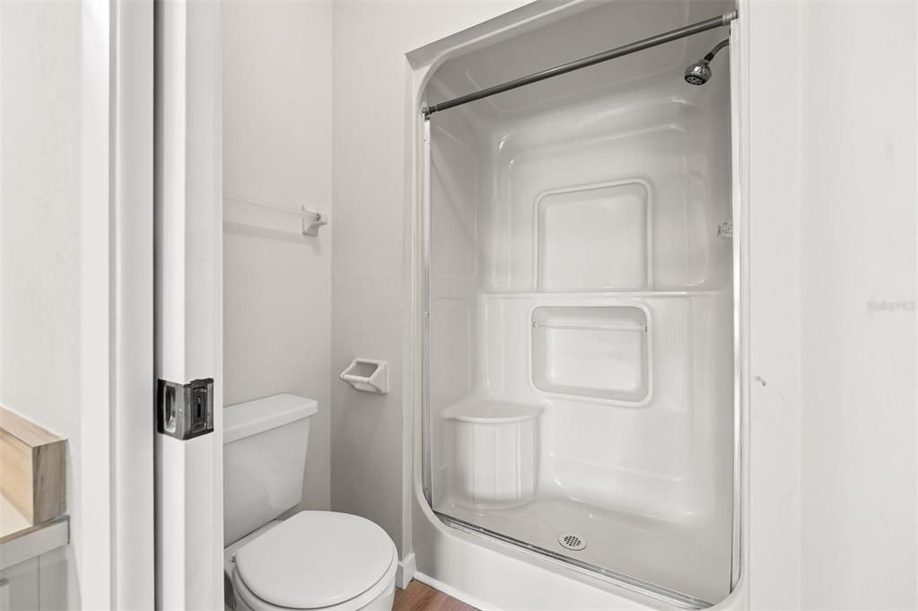 For Sale: $325,000 (3 beds, 2 baths, 1394 Square Feet)
